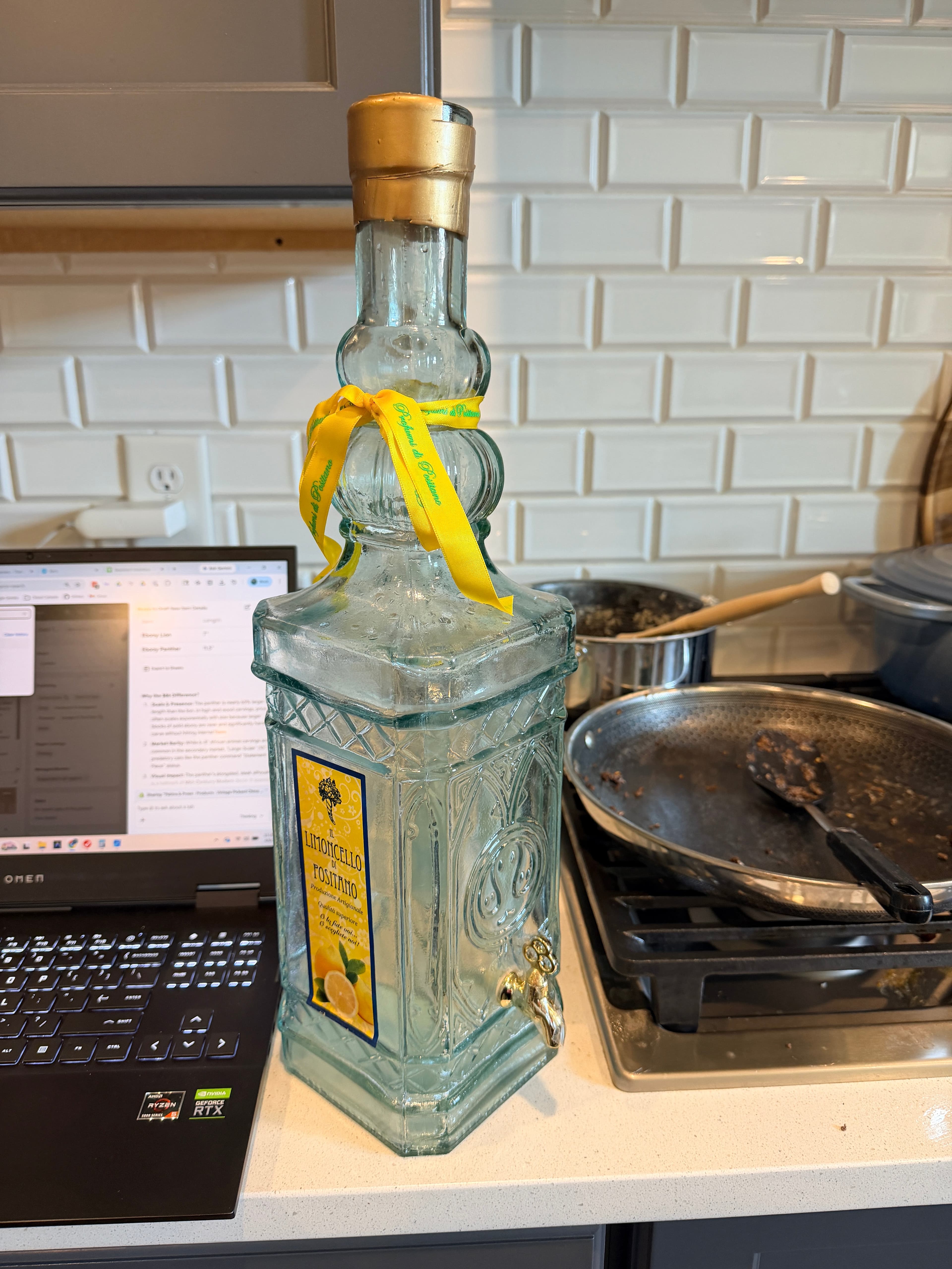 Italian Limoncello di Sorrento Glass Beverage Dispenser with Stopper - Thumbnail 2