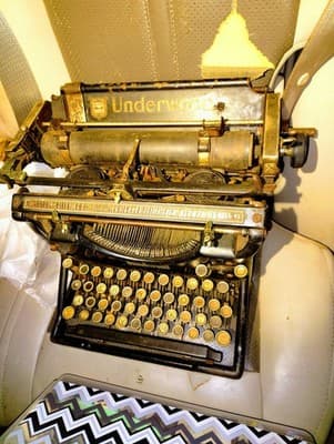 Underwood Antique Typewriter - Image 1