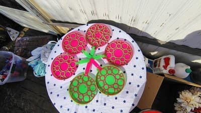 Colorful Plastic Bubble Wands Set Pink and Green - Image 1