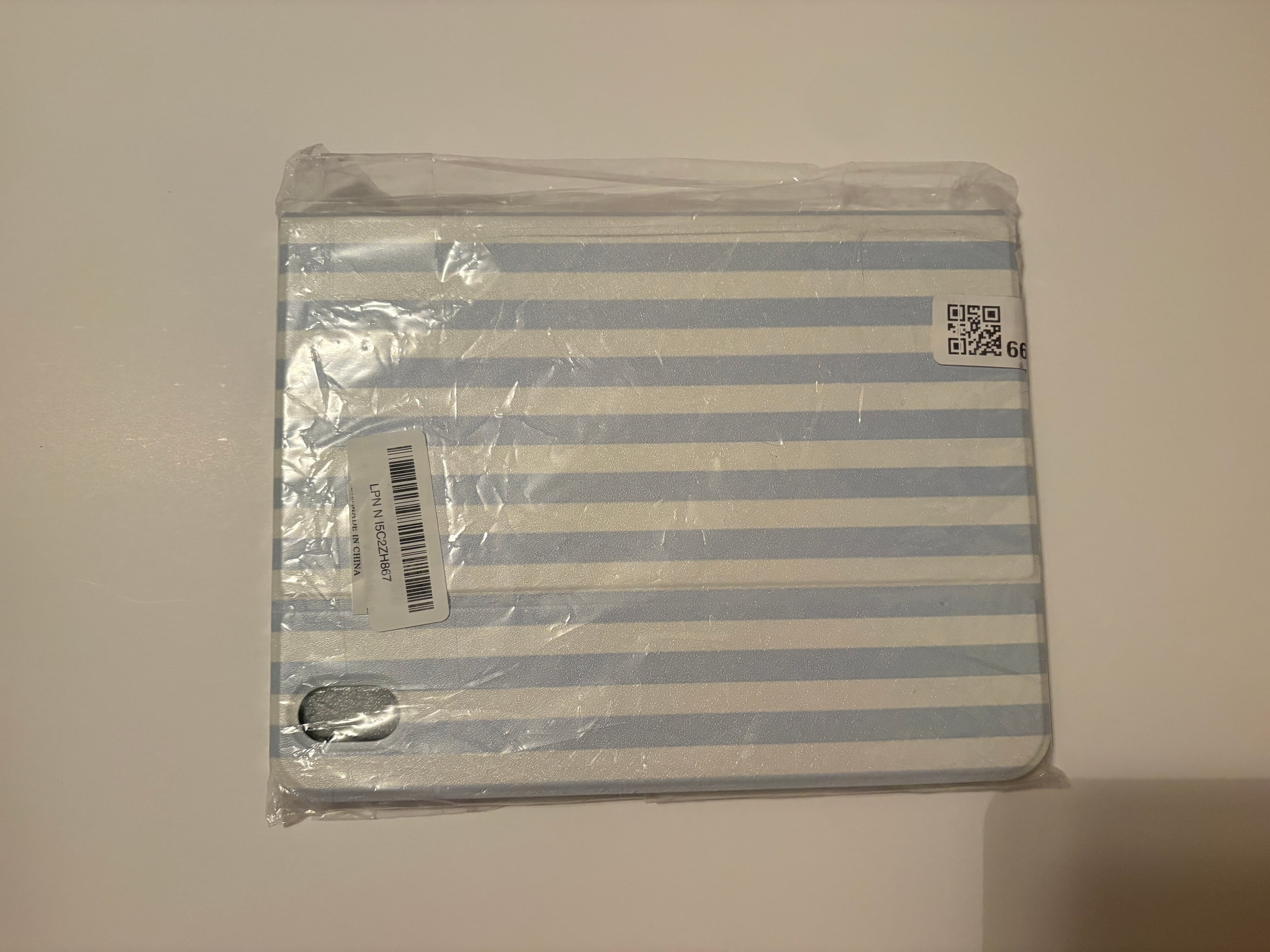 Blue and White Striped Ipad Case (7th,8th,9th Generation) - Thumbnail 2