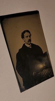 Antique 1/6 Plate Tintype & 1860s CDV Victorian Portrait Photograph - Thumbnail 3