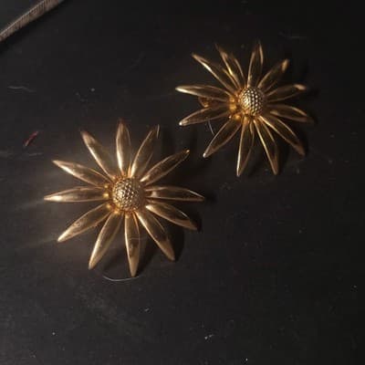 Vintage Gold Tone Emmons Daisy Flower Sunflower Clip Earrings - Thumbnail 5