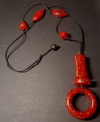 Vintage Carved Cherry Amber Bakelite Necklace Abstract Mid Century Modernist - Thumbnail 3