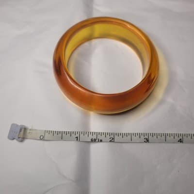 Vintage Chunky Apple Juice LUCITE Bangle Bracelet - Thumbnail 3