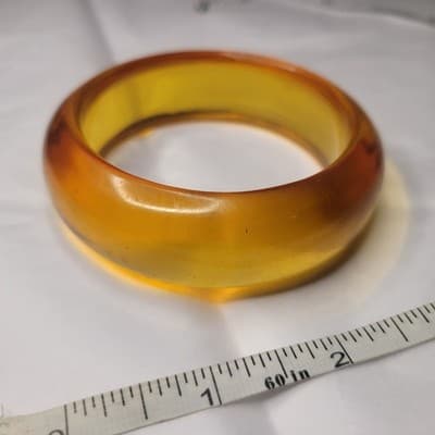 Vintage Chunky Apple Juice LUCITE Bangle Bracelet - Thumbnail 2