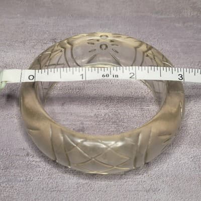 Vintage Chunky Bangle Bracelet Lucite Off-White Incised Carved - Thumbnail 4