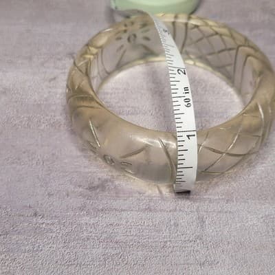 Vintage Chunky Bangle Bracelet Lucite Off-White Incised Carved - Thumbnail 6