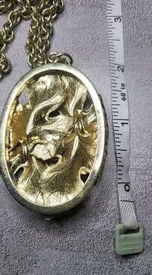 VINTAGE Whiting & Davis Gold Tone Rope Chain Necklace Holly Leaves Pendant - Thumbnail 5
