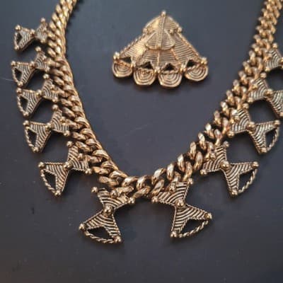 AVON JOSE BARRERA 18" MAYAN NECKLACE Temple To The Sun Detachable Pendant - Thumbnail 3
