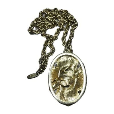 VINTAGE Whiting & Davis Gold Tone Rope Chain Necklace Holly Leaves Pendant - Thumbnail 2