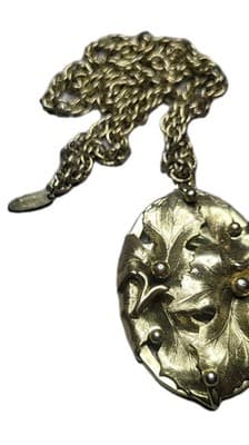 VINTAGE Whiting & Davis Gold Tone Rope Chain Necklace Holly Leaves Pendant - Thumbnail 4