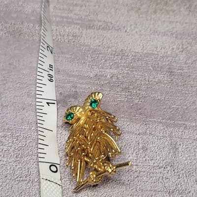 Vintage Direction One Owl Brooch Gold Tone Wire Feather Green Rhinestone Eyes - Thumbnail 4