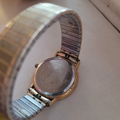 Vintage Disney Lion King Pumba Watch Gold Tone Stretch Band - Thumbnail 3