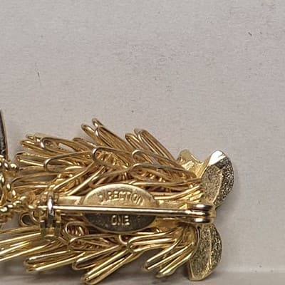 Vintage Direction One Owl Brooch Gold Tone Wire Feather Green Rhinestone Eyes - Thumbnail 5