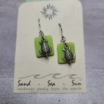 NEW Austin Design Green Sea Glass Turtle Earrings Dangle Drop Sterling Silver