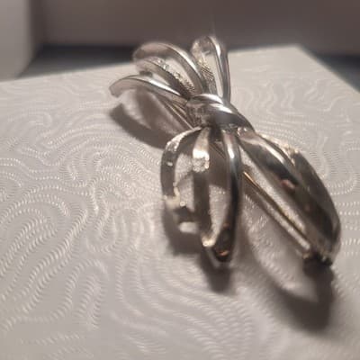 Vintage Signed Coro Silver Tone Textured Four Strand Ribbon Bow Brooch Pin - Thumbnail 7