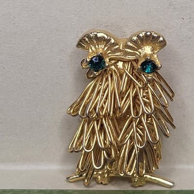 Vintage Direction One Owl Brooch Gold Tone Wire Feather Green Rhinestone Eyes - Thumbnail 7