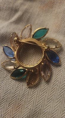 Vintage Rhinestone Wreath Brooch Blue Green Navette Stones Gold Tone Julianna... - Thumbnail 4