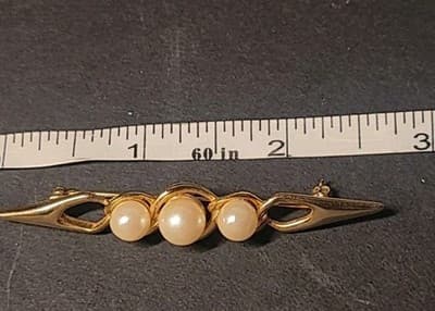 Vintage Gold Tone Pearl Bar Pin Brooch Signed TAT - Thumbnail 4