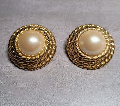 Classic Designer Quality Faux Pearl & Gold Tone Braided Circle Clip Earrings