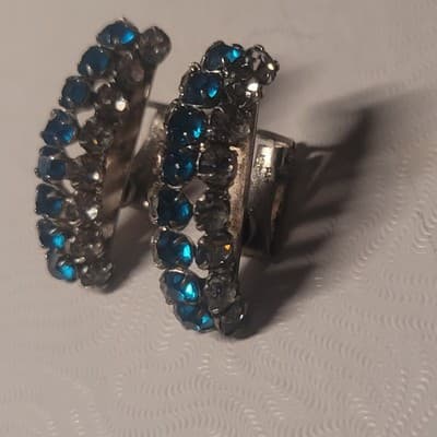 Vintage Napier PAT. Pend. Clip On Earrings Rhinestone Blue Silver Curved Huggy - Thumbnail 2