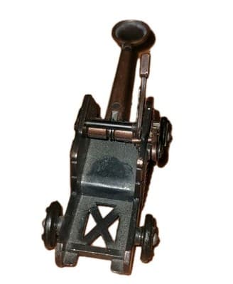 Vintage Midieval Catapult Pencil Sharpener Desk Ornament - Thumbnail 3