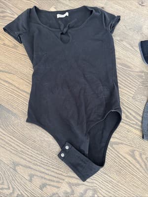 Women's Hollister Bodysuit Blouse Black Short Sleeve Side Medium