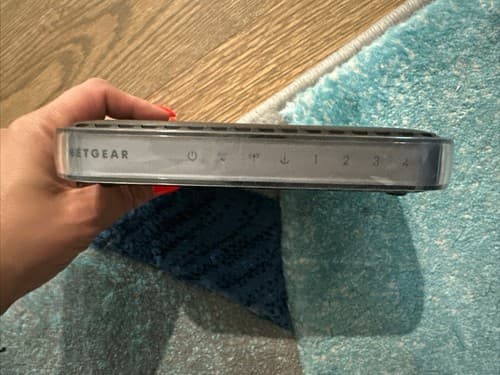 Netgear WNR1000 150 Mbps 4-Port 10/100 Wireless N Router (WNR1000v2) - Image 1