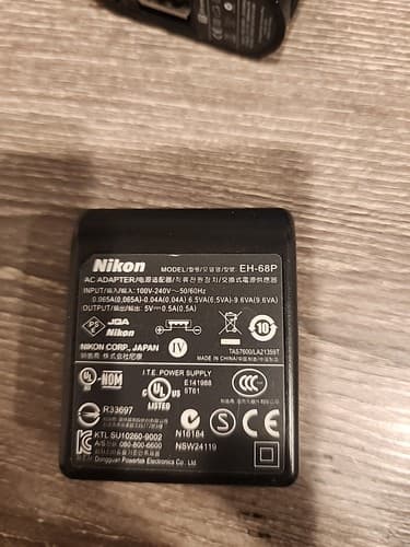 Genuine Nikon EH-68P Battery Charger for Nikon MH-65 MH-65P Batteries - Image 1