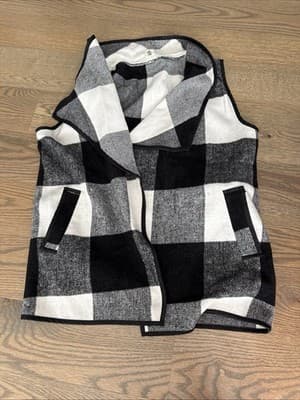 Women’s Buffalo Plaid Vest & Poly/ Cotton Sleeveless One Size - Image 1