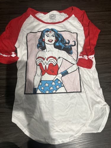 DC Comics T-shirt Women Superhero's adult regular fit graphic Shirt Large - Image 1