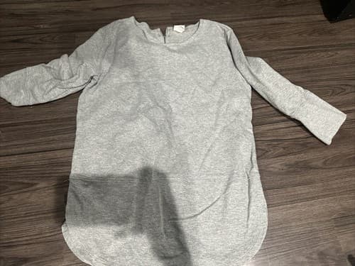Merona Women's Size Medium Gray Long Sleeve Pullover Sweater Gray - Image 1