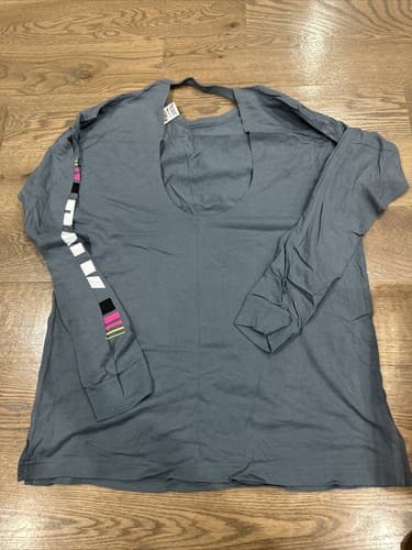 Victoria's Secret PINK Long Sleeve Shirt Size Small Gray - Thumbnail 2