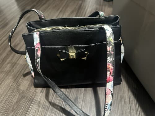 Betsey Johnson Floral Handbag Shoulder Bag Purse Magnetic Closure - Image 1