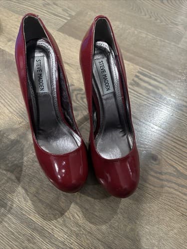 Madden Girl Women's Closed Toe Classic Pumps Red Size 6.5 M - Image 1