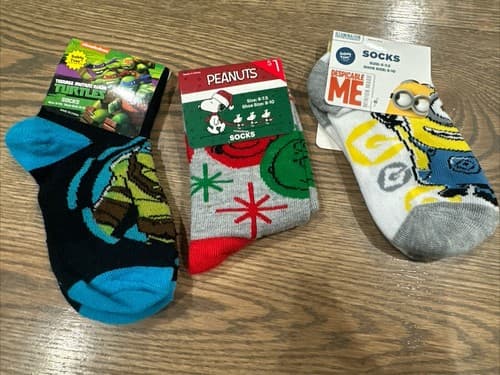 Disney Nickelodeon Despicable Me Minions Ankle Socks Shoe Size 8-10 3 Pack - Image 1