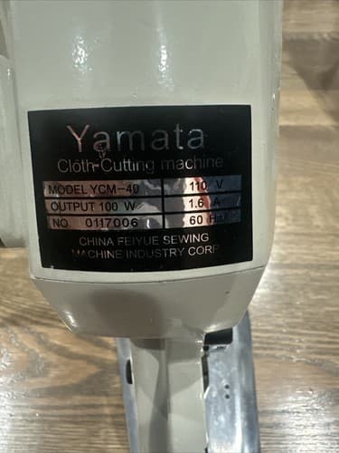 YAMATA YCM-40 ELECTRIC CLOTH CUTTER FABRIC CUTTING MACHINE - Thumbnail 2