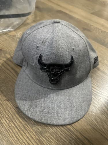 Chicago Bulls Mitchell & Ness Snapback Hat Cap Gray Adjustable One Size - Image 1