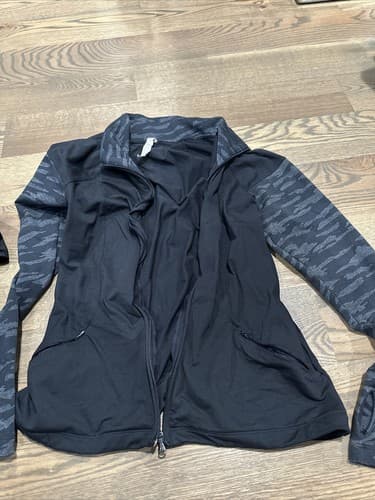 Under Armour Sweatshirt Womens L Gray/black Up Full Zip Pockets - Image 1