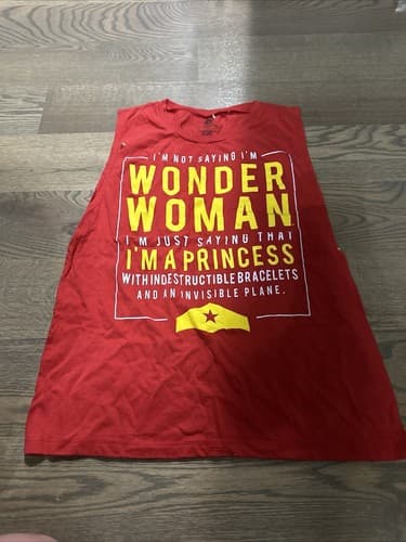 Wonder Woman / Retro Distressed T-Shirt Women’s Size Medium Red - Image 1