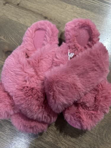 Stars Above Womens Slippers Size 7/8 Pink Faux Fur Paris Slides Criss Cross - Image 1