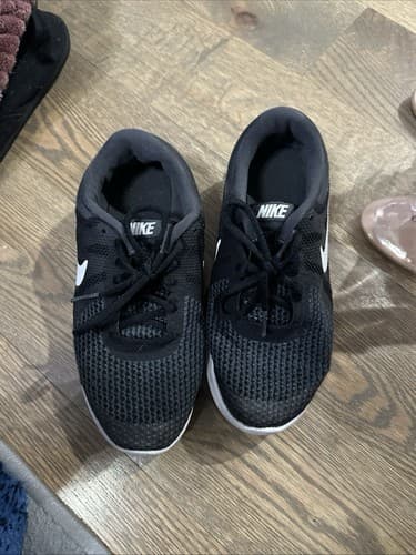 Nike Running Cross Training Size Youth 5 YW Black Shoes AQ4183-006 - Image 1