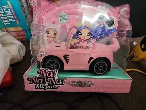 Na! Na! Na! Surprise Pink Soft Plush Convertible Car - Image 1