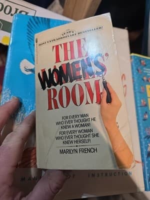 THE WOMEN'S ROOM By Marilyn French Paperback 1978 1st Edition - Image 1
