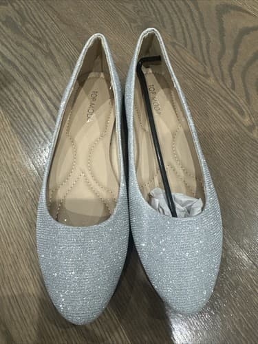 Top Moda women point-round toe ballet flats Silver Glitter shoes Size 9 New - Image 1