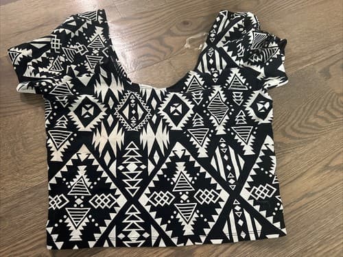PINK Victoria’s Secret Medium Cropped Short Sleeve Tee Top VS New - Image 1