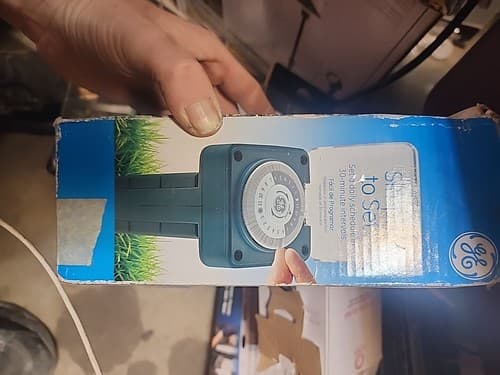 GE 6-Outlet Outdoor Mechanical Stake Timer, Green - Image 1