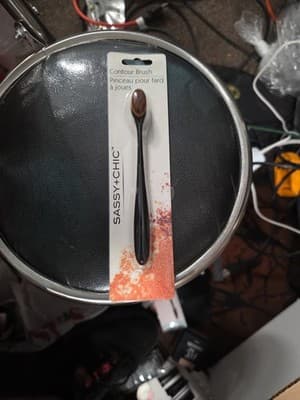 Makeup Brush Contour Brush Sassy+Chic Soft Bristled - Image 1