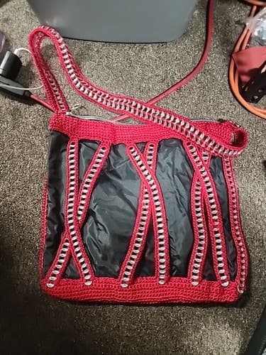 Eco Art Soda Recycled NEW Pop Can Pull Tops Red And Black Purse Bag Tabs - Thumbnail 3