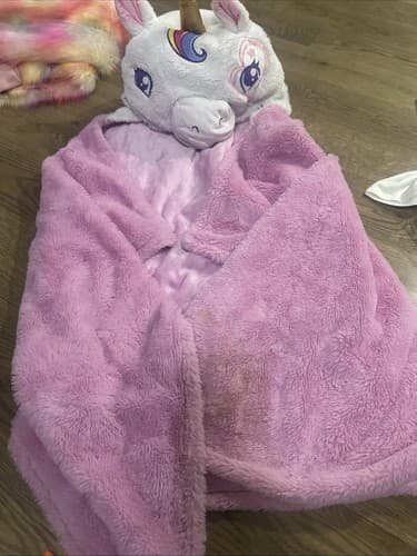 Unicorn Hooded Blanket Super Soft Pink - Image 1